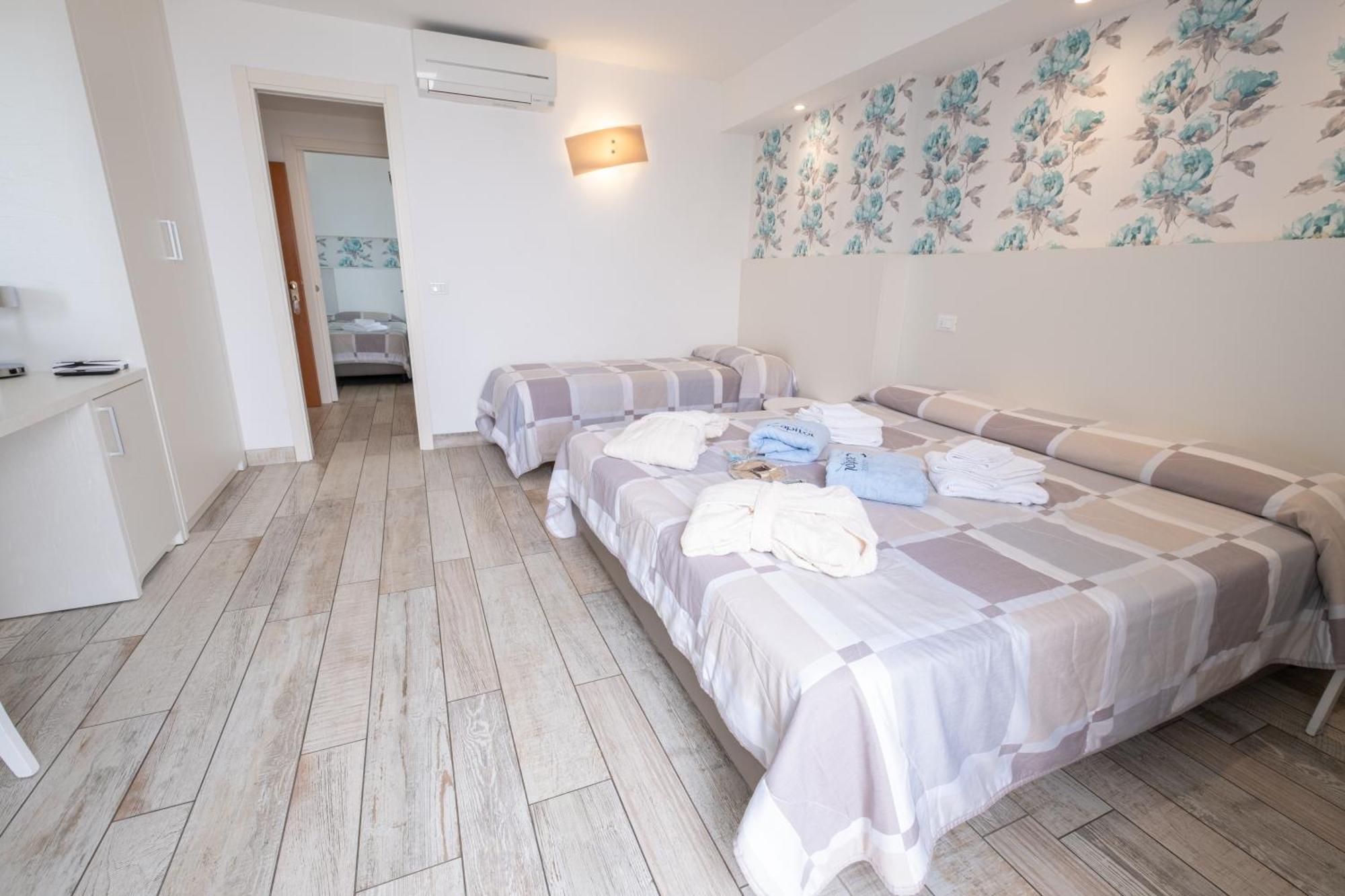 Hotel Capitol Gatteo a Mare Dış mekan fotoğraf