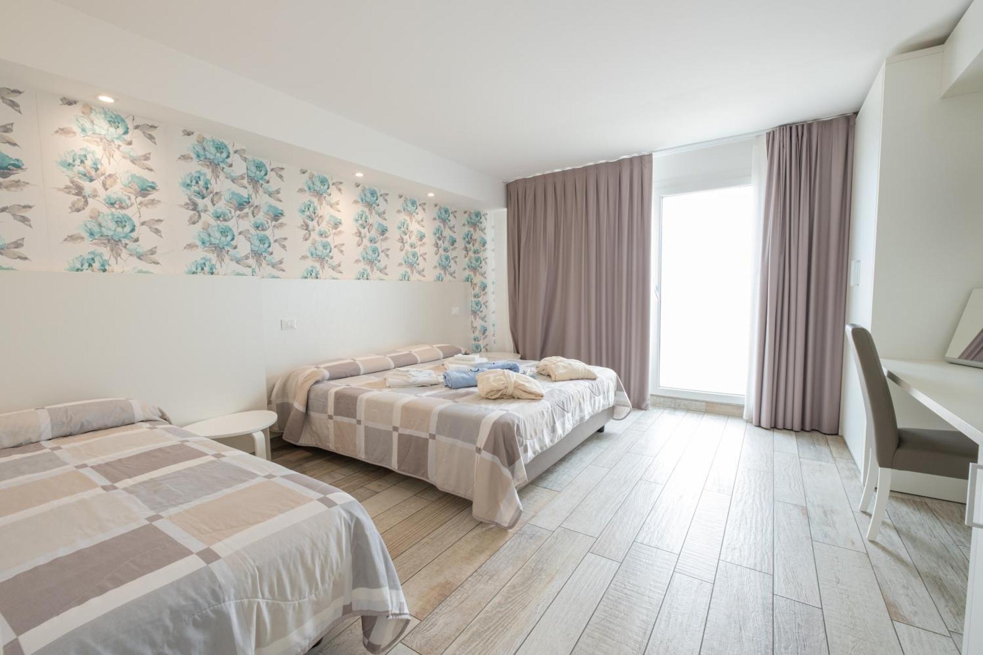 Hotel Capitol Gatteo a Mare Dış mekan fotoğraf