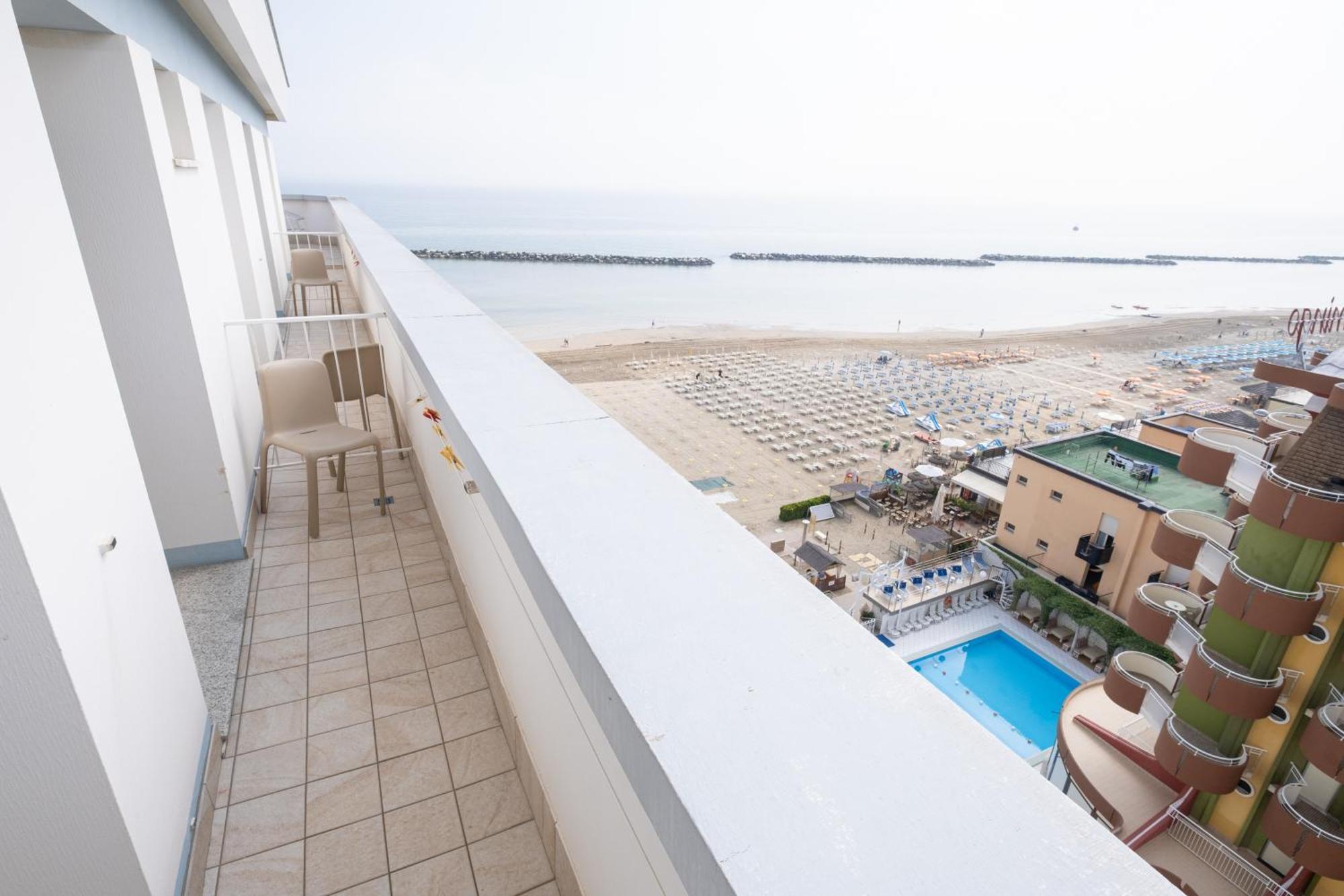 Hotel Capitol Gatteo a Mare Dış mekan fotoğraf