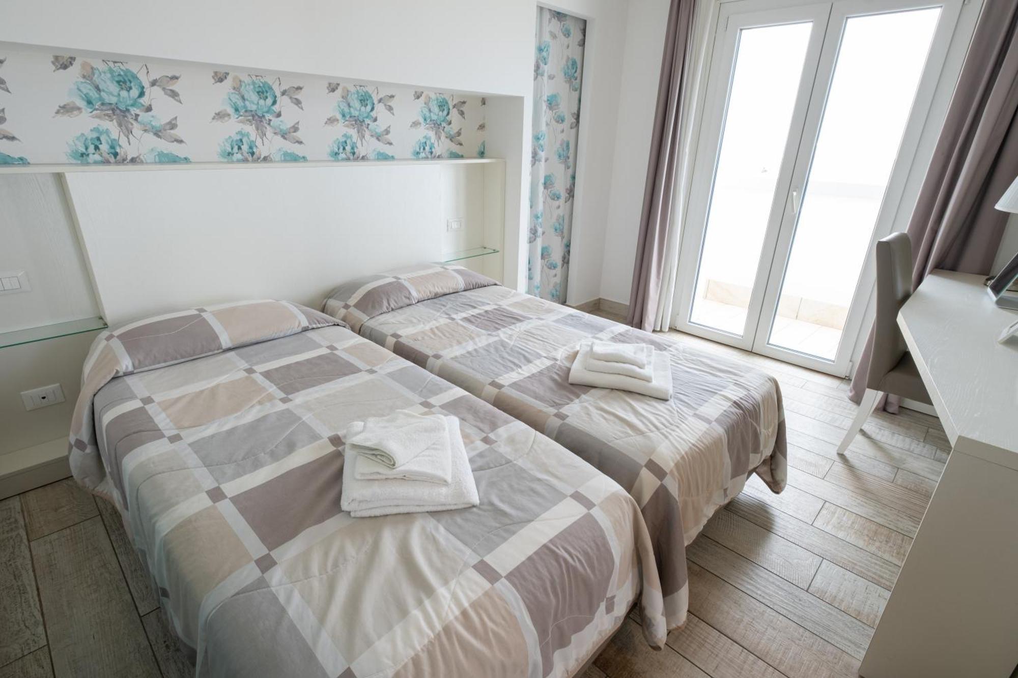 Hotel Capitol Gatteo a Mare Dış mekan fotoğraf
